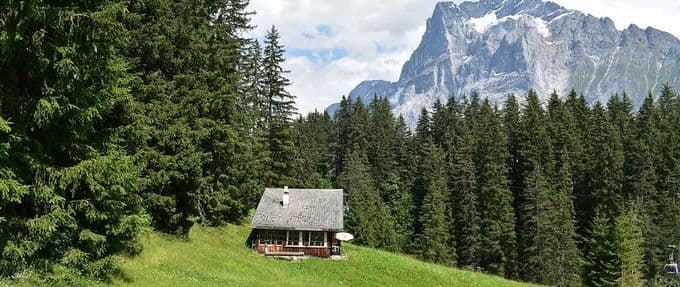 This cabin is the perfect place for some cozy fantasy books