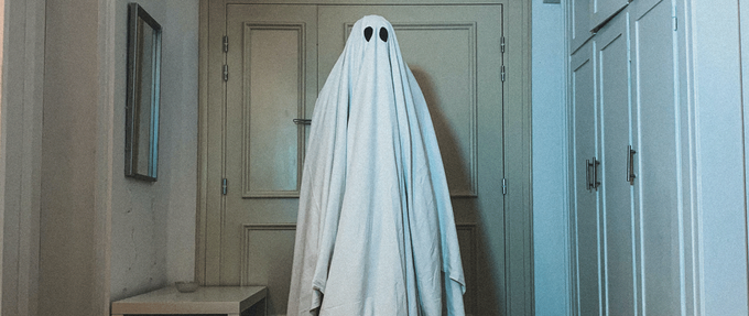 10 Haunting Ghost BOOks to Read This Halloween 